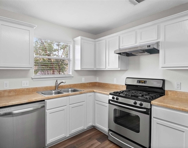 112 Ames Cv - Photo Thumbnail 6