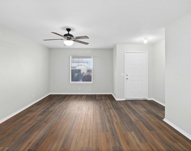 112 Ames Cv - Photo Thumbnail 3
