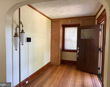 4007 Bateman Avenue - Photo Thumbnail 1