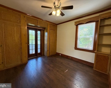 4007 Bateman Avenue - Photo Thumbnail 6
