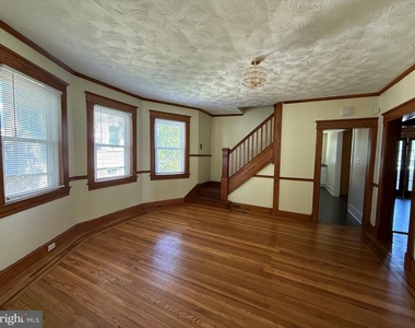 4007 Bateman Avenue - Photo Thumbnail 3