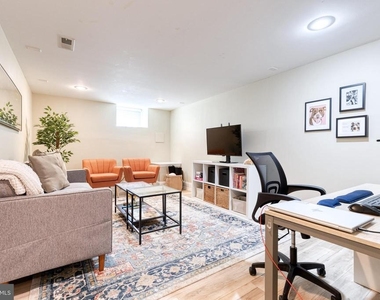 908 S Linwood Avenue - Photo Thumbnail 16