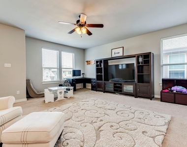 16101 Mcaloon Way - Photo Thumbnail 12