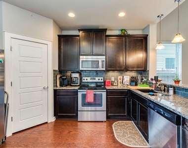 16101 Mcaloon Way - Photo Thumbnail 7