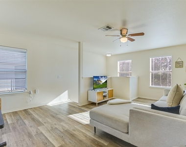 5516 Rayburn Ln - Photo Thumbnail 9