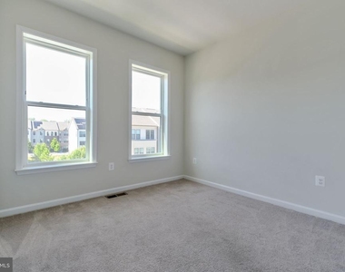 3336 Cormorant Drive - Photo Thumbnail 6