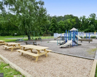 510 Retford Drive - Photo Thumbnail 37