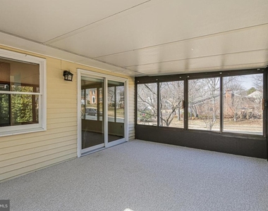 510 Retford Drive - Photo Thumbnail 9