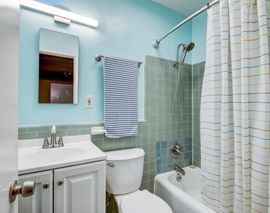 803 W 28th St - Photo Thumbnail 11