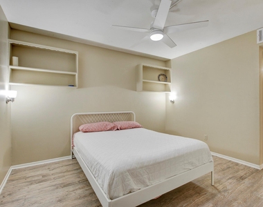 803 W 28th St - Photo Thumbnail 13