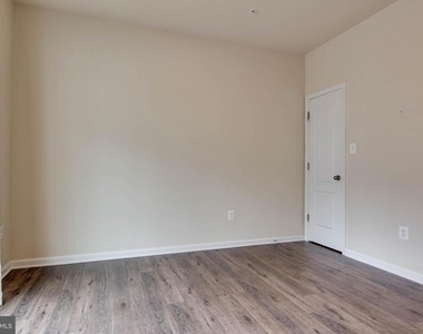 1022 Linden Drive - Photo Thumbnail 15