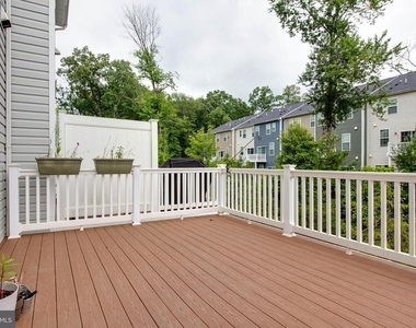 1022 Linden Drive - Photo Thumbnail 17