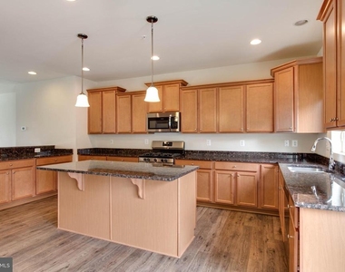 1022 Linden Drive - Photo Thumbnail 14