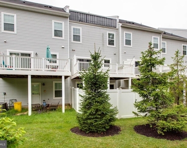 1022 Linden Drive - Photo Thumbnail 51