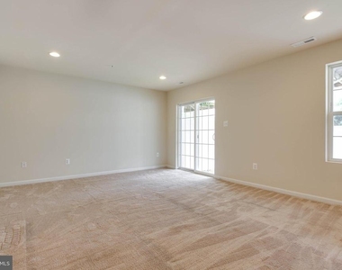 1022 Linden Drive - Photo Thumbnail 43