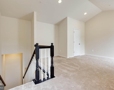 1022 Linden Drive - Photo Thumbnail 38