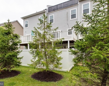 1022 Linden Drive - Photo Thumbnail 53