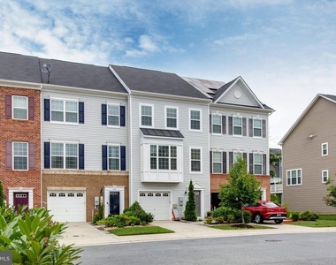 1022 Linden Drive - Photo Thumbnail 2