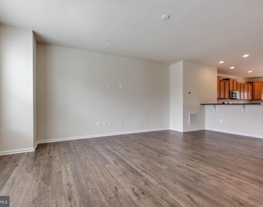 1022 Linden Drive - Photo Thumbnail 11