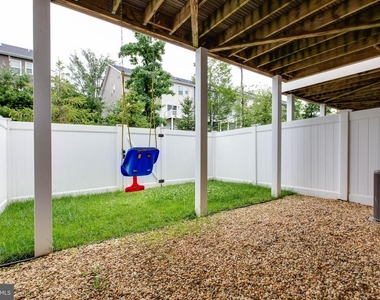 1022 Linden Drive - Photo Thumbnail 48