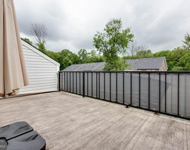 1022 Linden Drive - Photo Thumbnail 40