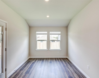 4905 Hazelnut Ln - Photo Thumbnail 14