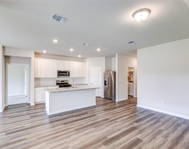 4905 Hazelnut Ln - Photo Thumbnail 8