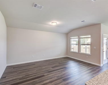 4905 Hazelnut Ln - Photo Thumbnail 6