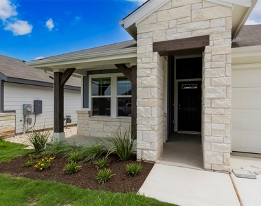 4905 Hazelnut Ln - Photo Thumbnail 3