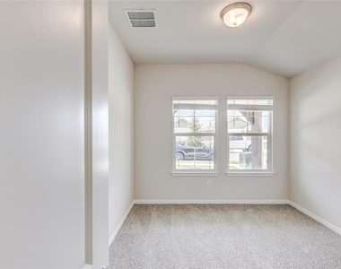 4905 Hazelnut Ln - Photo Thumbnail 22