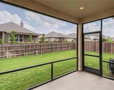 303 White River Dr - Photo Thumbnail 21