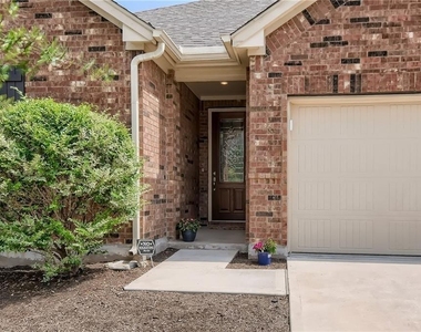 303 White River Dr - Photo Thumbnail 1