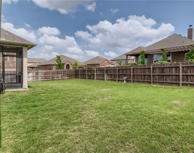 303 White River Dr - Photo Thumbnail 22