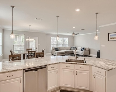 303 White River Dr - Photo Thumbnail 9
