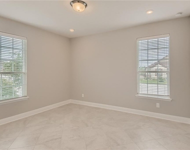 303 White River Dr - Photo Thumbnail 19