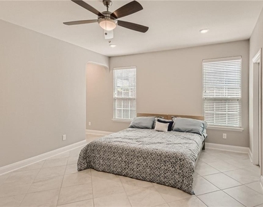 303 White River Dr - Photo Thumbnail 15