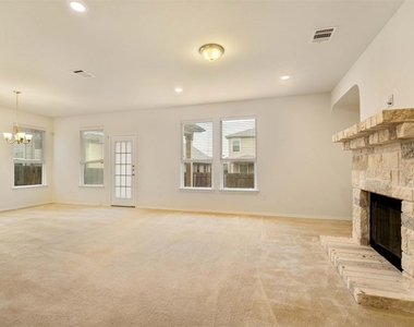 907 Solitude Dr - Photo Thumbnail 5