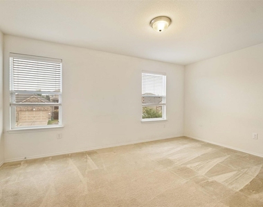 907 Solitude Dr - Photo Thumbnail 19