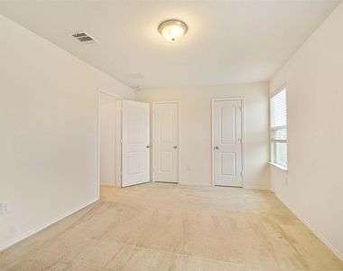 907 Solitude Dr - Photo Thumbnail 20