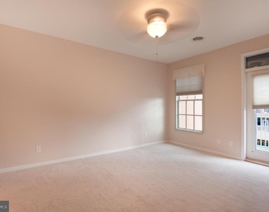 12001 Old Vine Boulevard - Photo Thumbnail 23