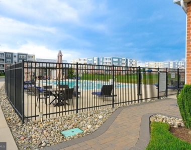 12001 Old Vine Boulevard - Photo Thumbnail 36