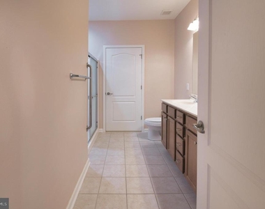 12001 Old Vine Boulevard - Photo Thumbnail 14