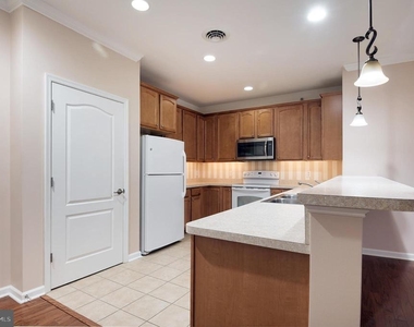 12001 Old Vine Boulevard - Photo Thumbnail 9