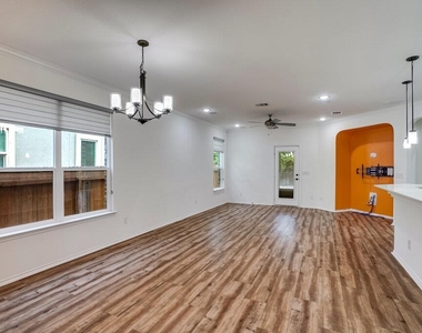 516 Ayinger Ln - Photo Thumbnail 2