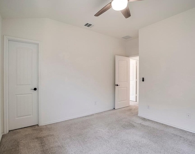 516 Ayinger Ln - Photo Thumbnail 14