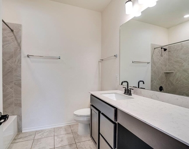 516 Ayinger Ln - Photo Thumbnail 15