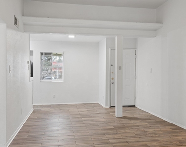 6803 Woodhue Dr - Photo Thumbnail 3