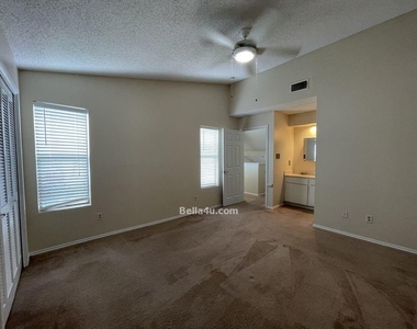 512 Eberhart Ln - Photo Thumbnail 8