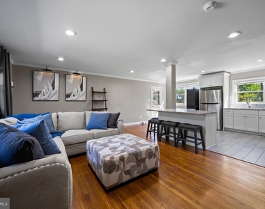 1216 Haines Avenue - Photo Thumbnail 2