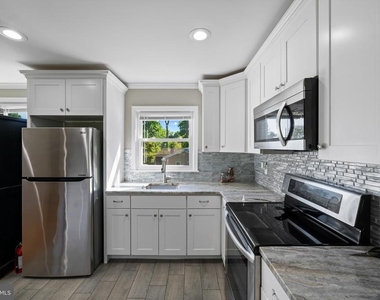 1216 Haines Avenue - Photo Thumbnail 7